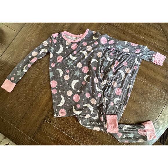 VGUC Little Sleepies Pajama Set 2 Piece Sz 9/10 Gray & Pink Space Stars Moon - Picture 1 of 6
